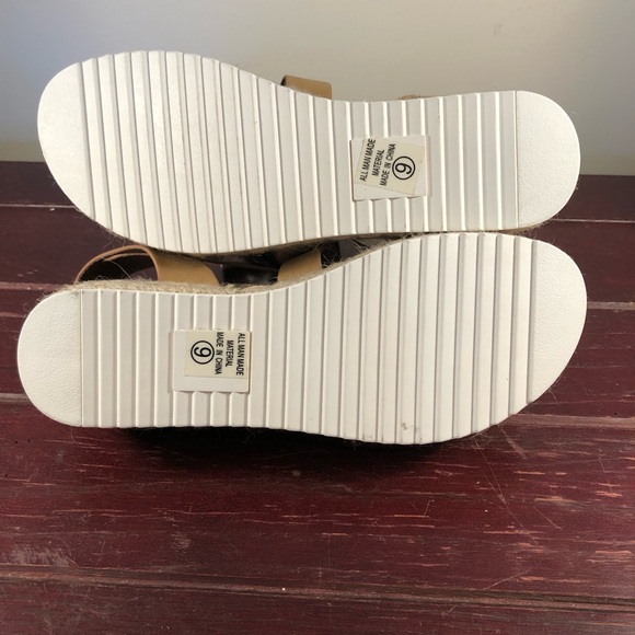 Women's Soda Topic Platform Women's Size 9 Espadrilles Sandals Tan NWOT - Picture 7 of 7